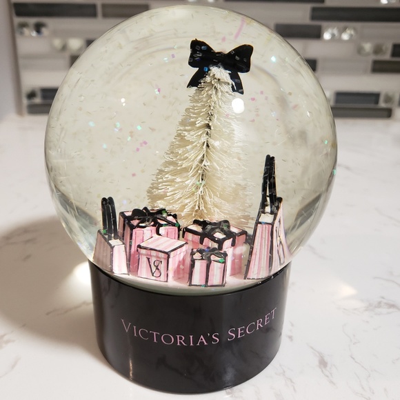Victoria's Secret Other - Victoria's Secret 2019 Holiday Snow Globe